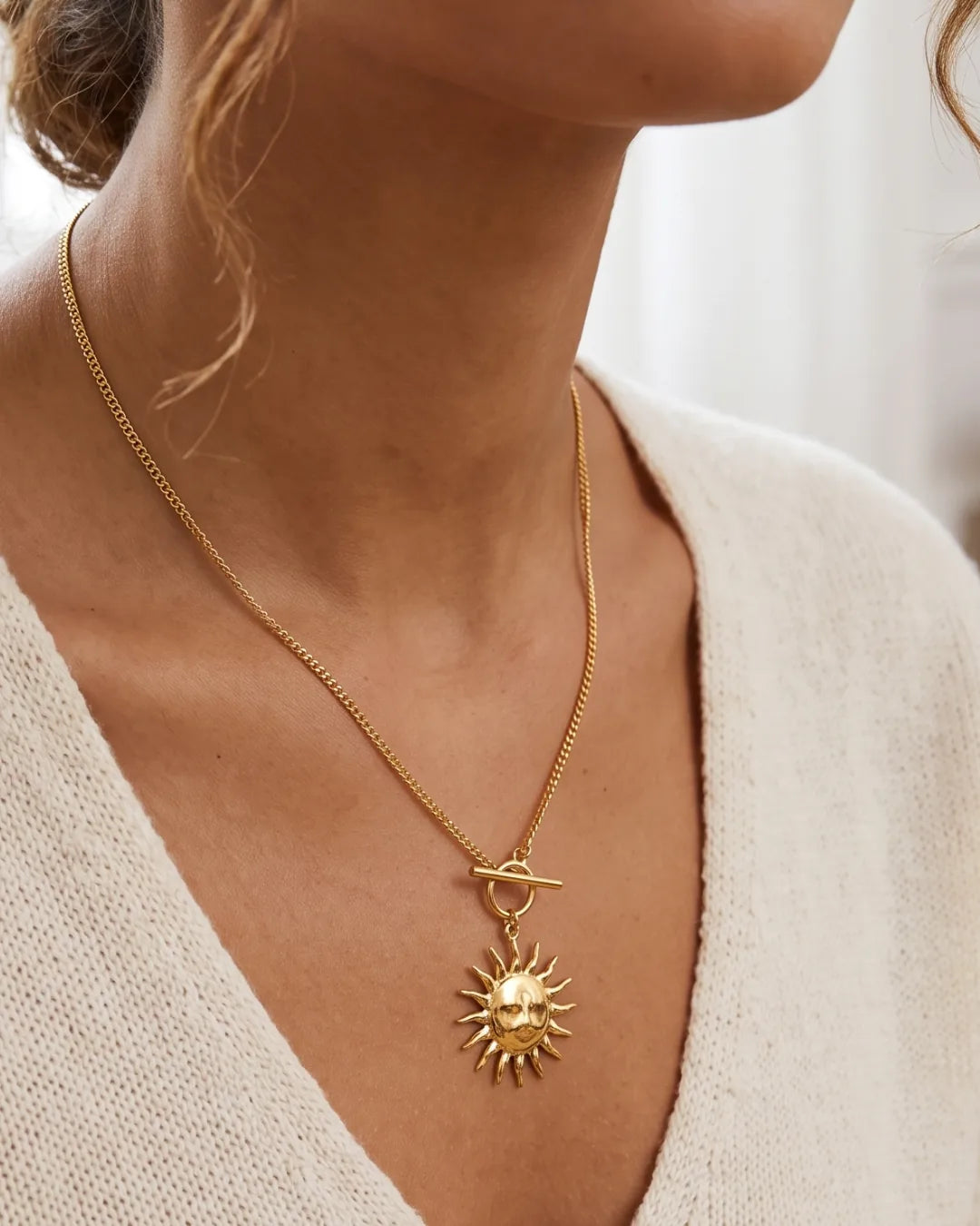 Solene Sun Pendant Necklace Radiance