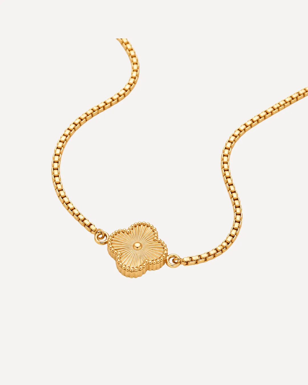Sophia Clover Necklace with Mother of Pearl