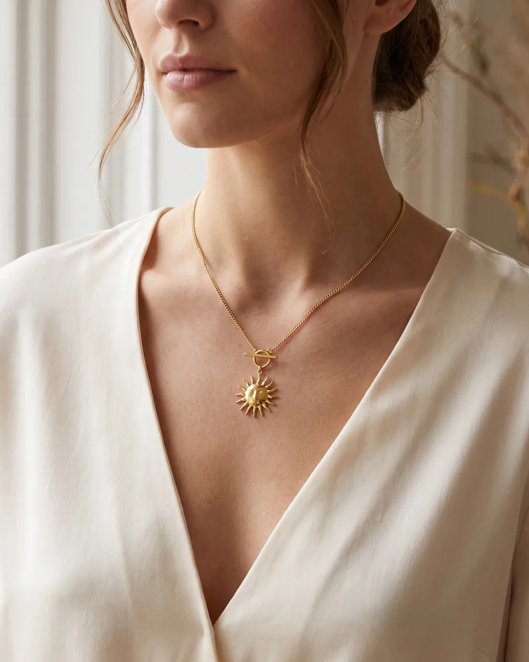 Solene Sun Pendant Necklace Radiance
