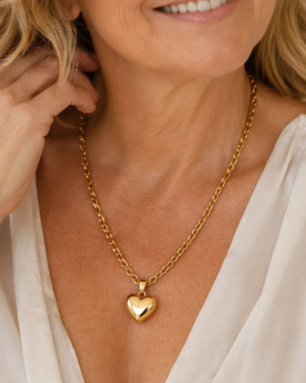 Amelia Heart Pendant Necklace