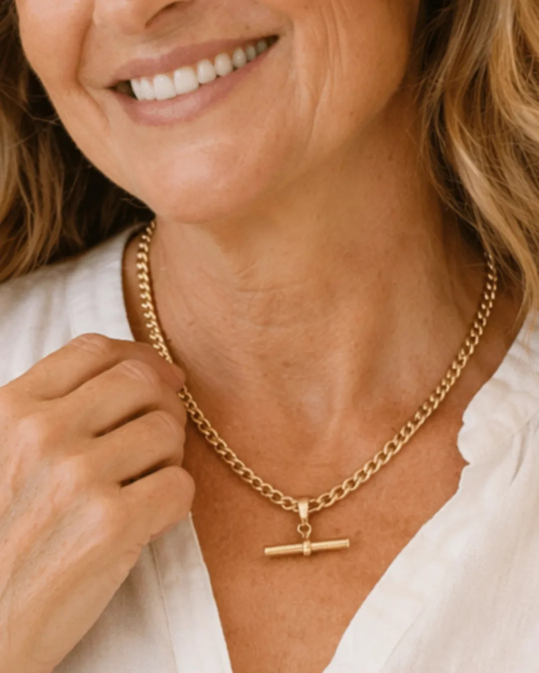 Harper Curb Chain Necklace with T-Bar Pendant