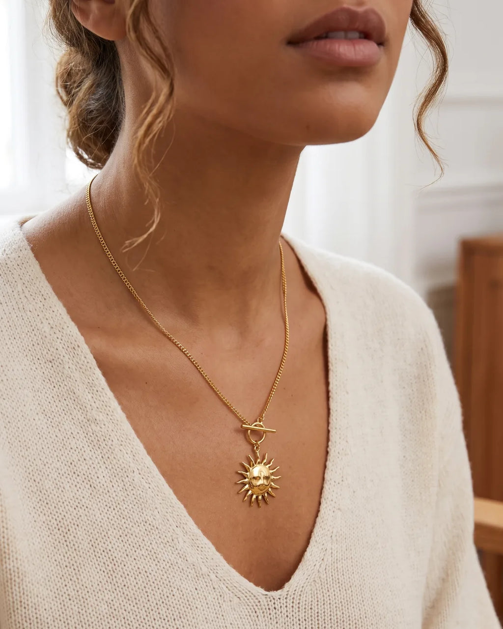 Solene Sun Pendant Necklace Radiance