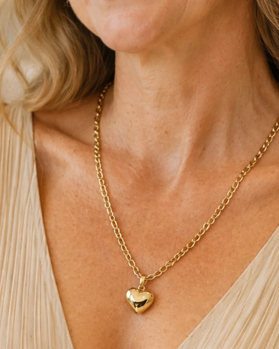 Amelia Heart Pendant Necklace
