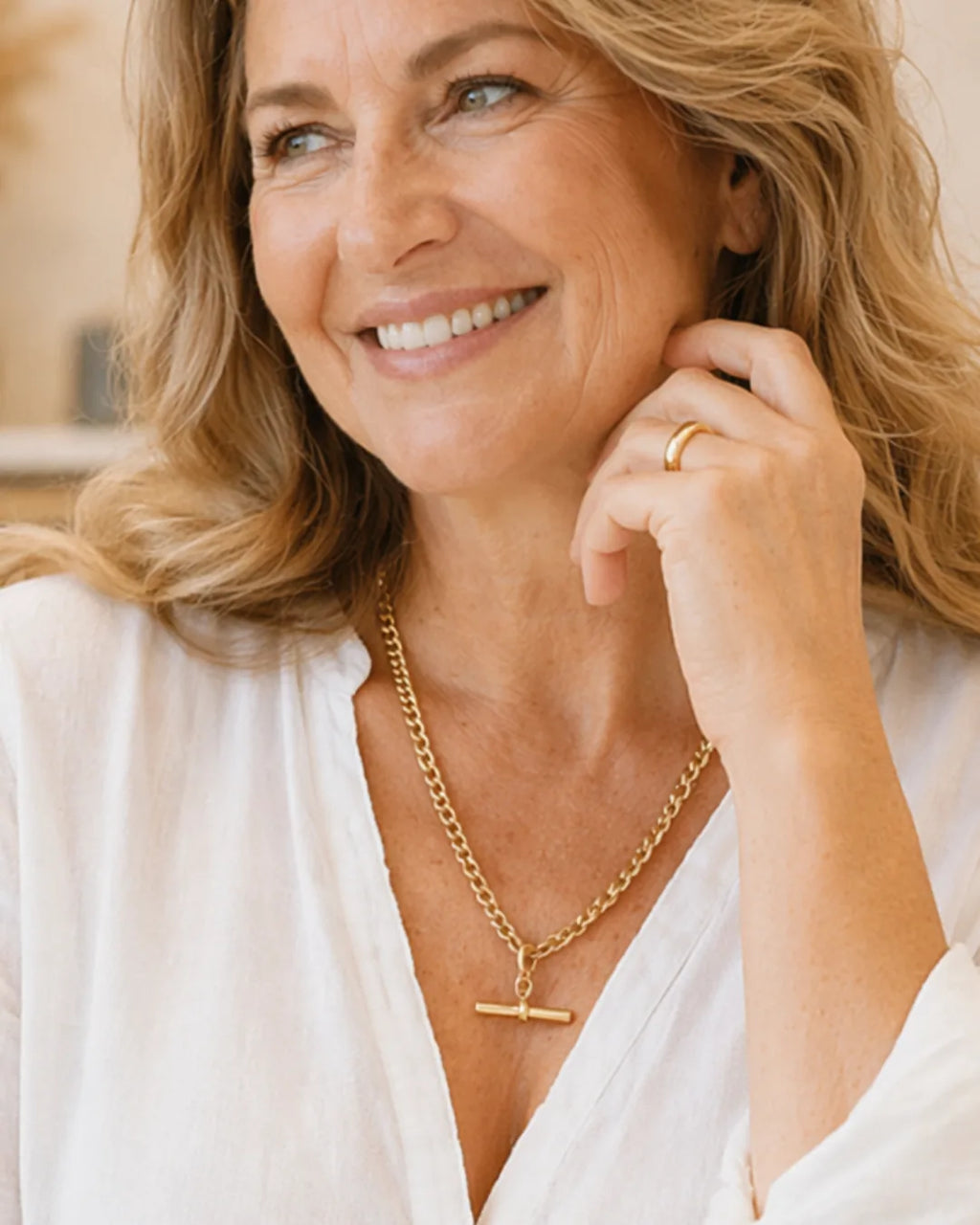 Harper Curb Chain Necklace with T-Bar Pendant