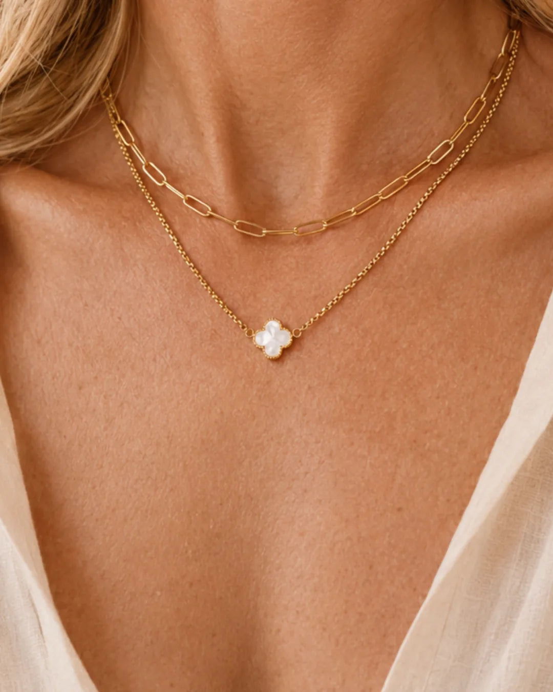 Sophia Clover Necklace with Mother of Pearl